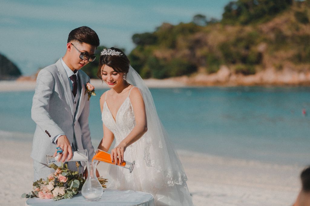 The flow of a complete wedding can be quite standardized nowadays. However, every lovely couples would always like to have something special to spark up their wedding...